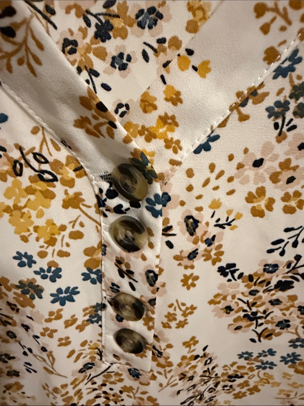 Maurices Floral V-Neck Button Front Women's Blouse - Picture 3 of 5